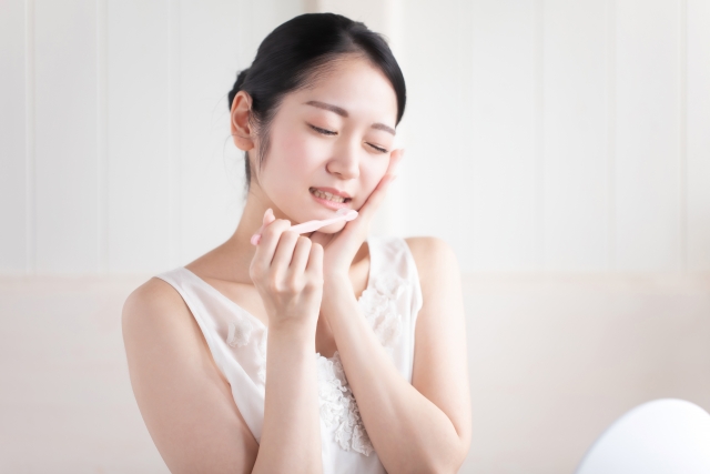 セラミック治療後の歯の痛みやしみる場合の理由と対処法とは？