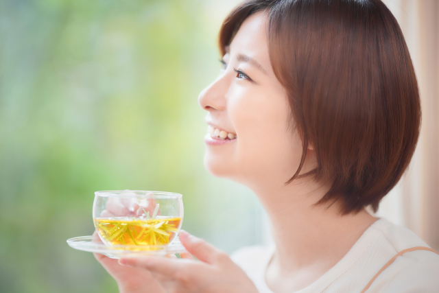 セラミック矯正で出っ歯を整えられる?横顔を綺麗にする方法